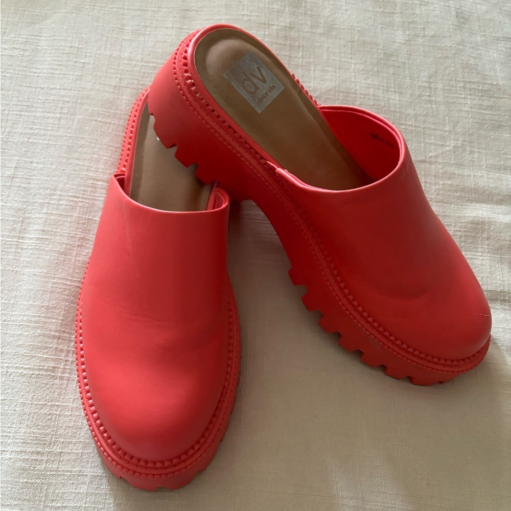 Dolce Vita Lexy Lug Clog in coral red